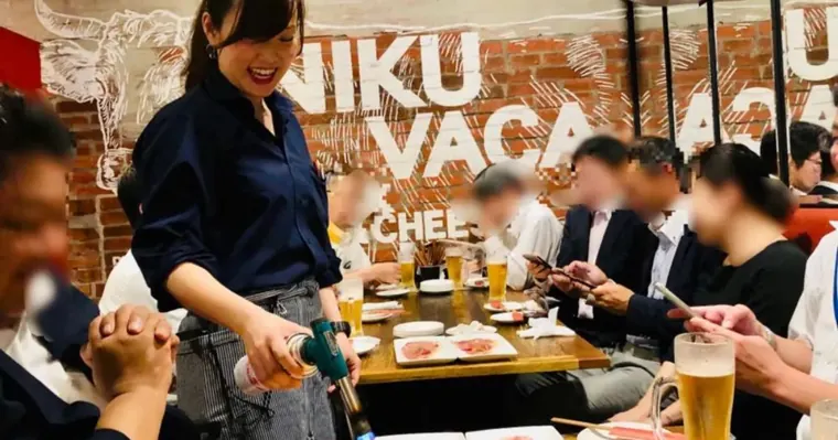 古材と黄色テントがアクセント。／写真 4