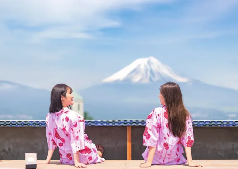 日帰り天然温泉の空間／写真 2