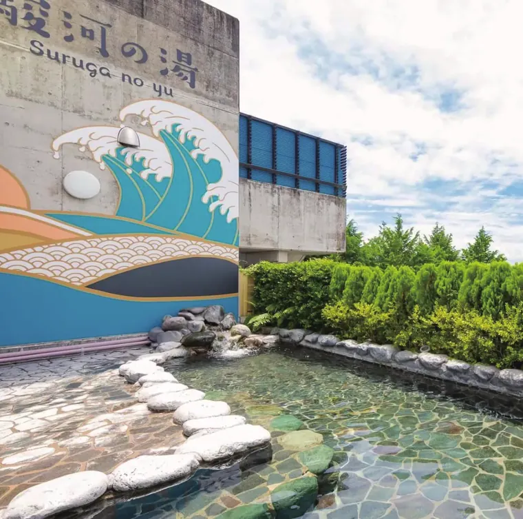 日帰り天然温泉の空間／写真 4
